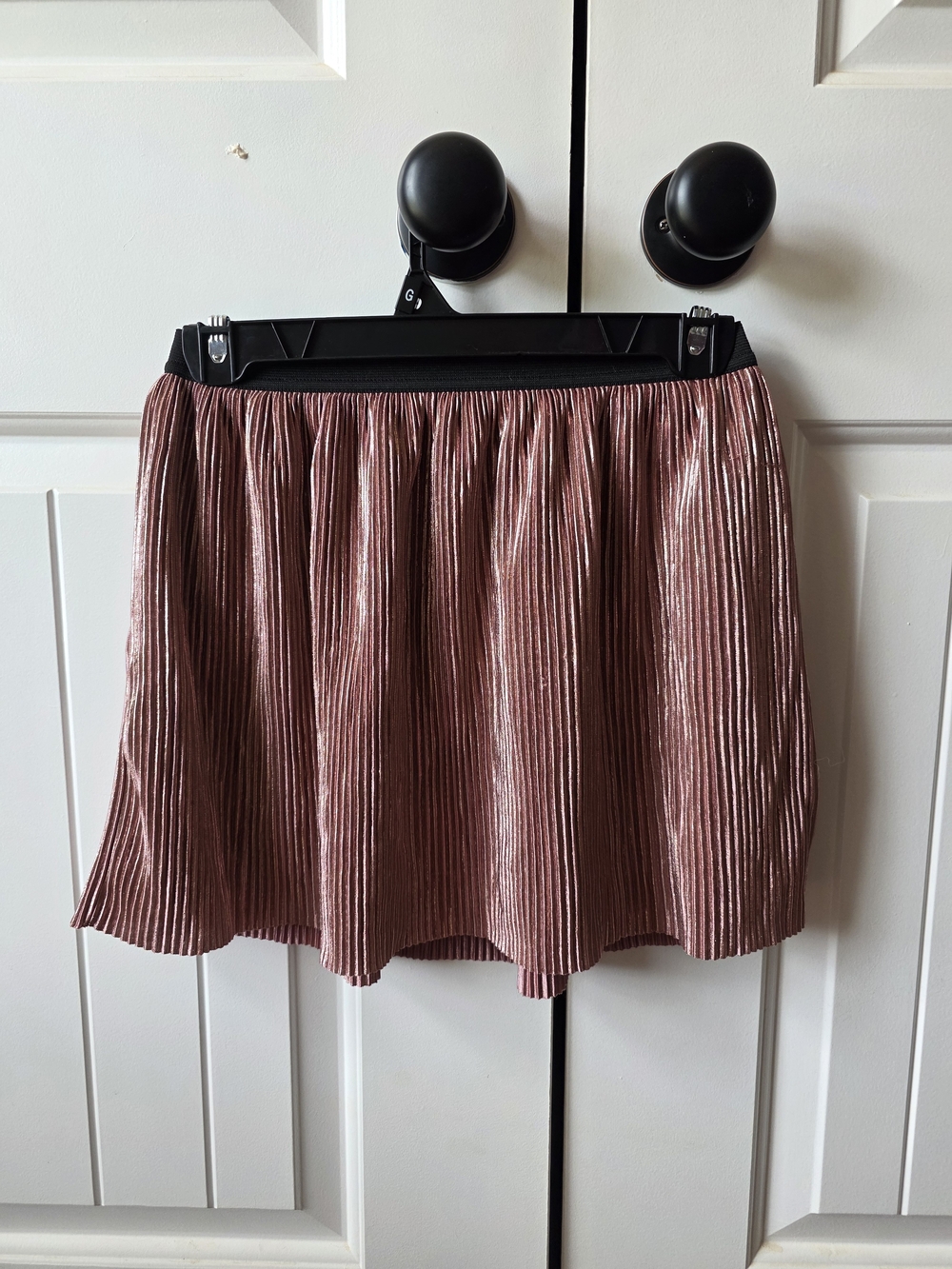 Old Navy Pleated Skirt in Rose